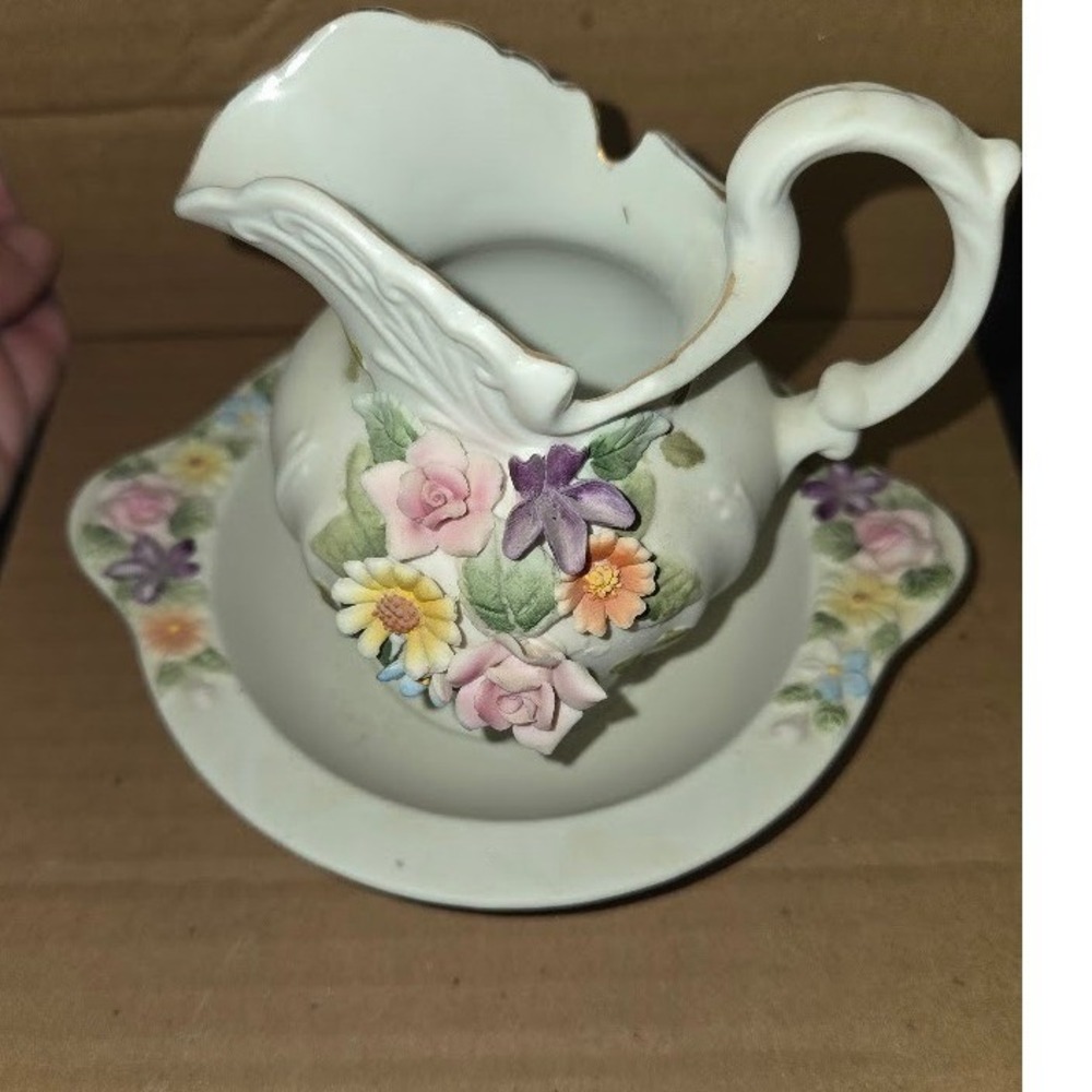 Lefton China Hand Painted Pitcher and Basin Set KW3221 Floral Applied Flowers